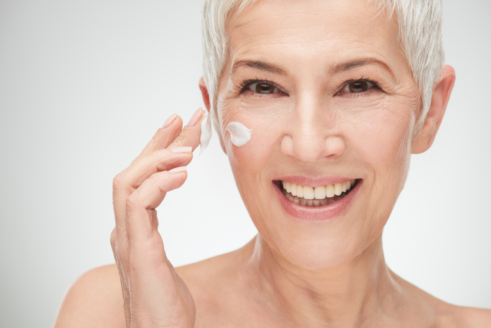 Tips To Keep Your Skin Glowing In Old Ages